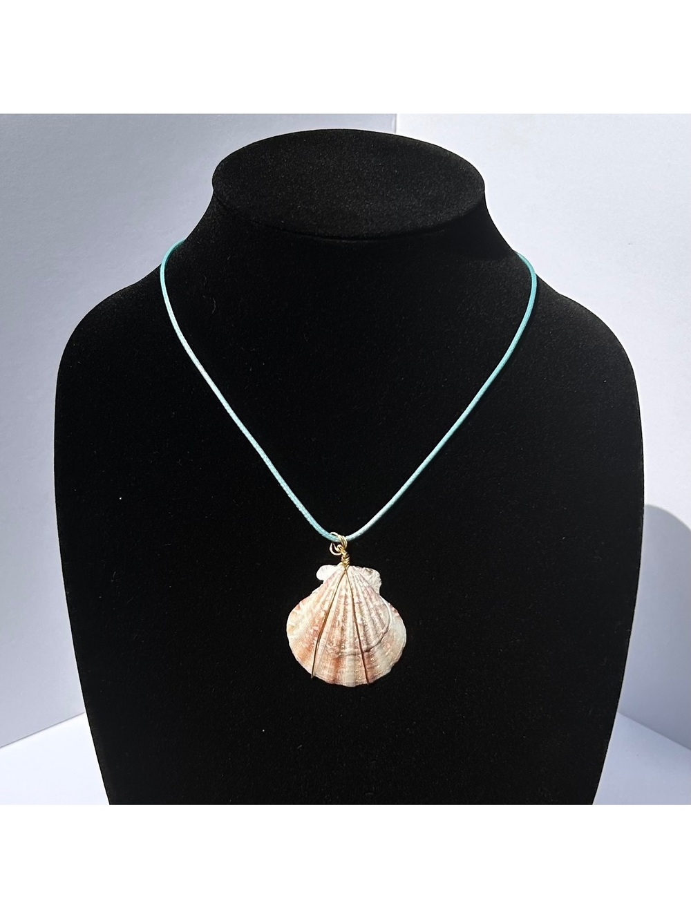 PollyPocketCore Jewelry - Shell Pendant - 18” Necklace